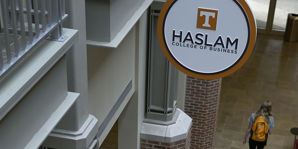 Earn an MSSCM online from top-ranked UT Haslam